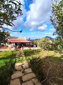 Foto Casa indipendente a Buseto Palizzolo di 80 m² con 3 locali in vendita