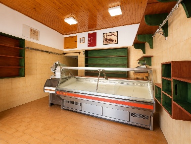 Foto Negozio in Via Pietro sterbini 74, Vico nel Lazio Centro di 30 m²
