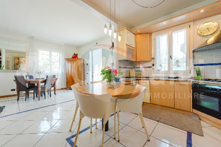 Foto Villa bifamiliare in Vandura, Padova Sacro Cuore di 335 m² in vendita