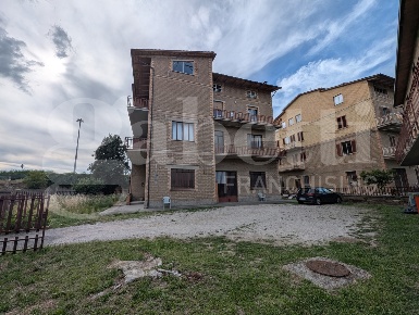 Foto Casa indipendente in Via G.MATTEOTTI 32, Deruta Centro di 590 m²