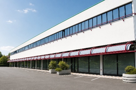 Foto Capannone industriale a Paese di 8824 m² con 21 locali in vendita