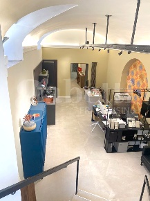 Foto Negozio in pier delle vigne, Napoli San Carlo All'Arena di 140 m²