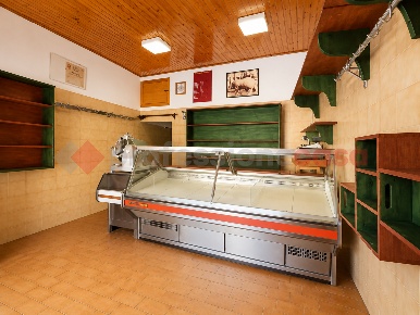 Foto Negozio in Via Pietro sterbini 74, Vico nel Lazio Centro di 30 m²