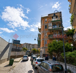 Foto Appartamento in Via San Cristoforo 51, Portici di 126 m² con 4 locali