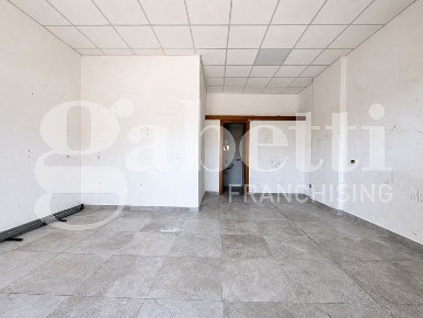 Foto Attività commerciale in Via San Rocco 395, Marano di Napoli Centro