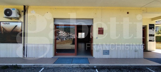 Foto Negozio in Via Nazionale snc, Squillace Squillace Lido di 79 m²