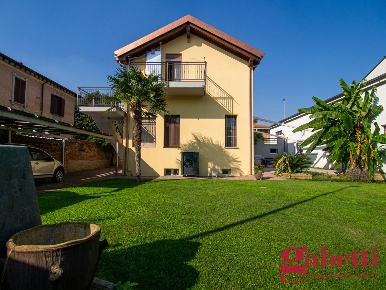 Foto Casa indipendente in Via fratelli Bandiera 14, Cinisello Balsamo