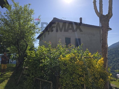 Foto Case semi ndipendenti a Lamon Arina di 170 m² con 8 locali in vendita