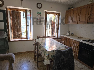 Foto Case semi ndipendenti in Via Chioli 16, Lamon Arina di 170 m²