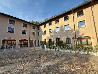 Foto Appartamento in Via Costa Lambro 7, Carate Brianza Centro di 55 m²