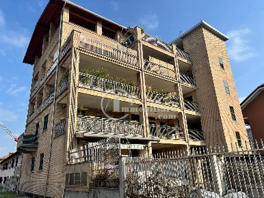 Foto Appartamento in Via San Carlo 8, Cesano Boscone di 60 m² con 2 locali