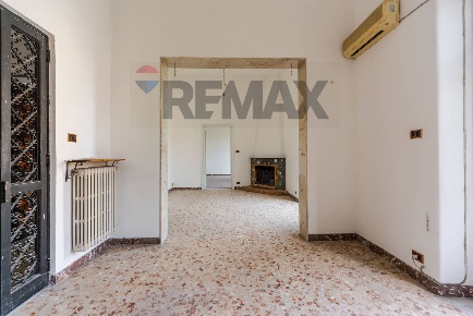 Foto Appartamento in Via Androne 38, Catania di 332 m² con 9 locali
