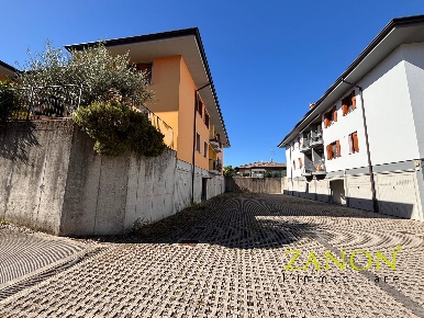Foto Posti auto in Via dei Pini, Farra d'Isonzo Centro di 13 m² in vendita