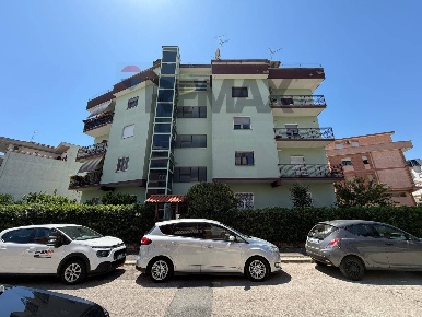 Foto Appartamento in Via Giotto 14, Aprilia Semicentro di 115 m² in vendita