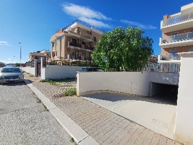 Foto Magazzino in Via Giovanni da Verrazzano 9, Manfredonia di 40 m²