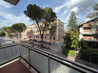 Foto Appartamento in Viale Zonghi 23, Fabriano Centro di 90 m² con 5 locali
