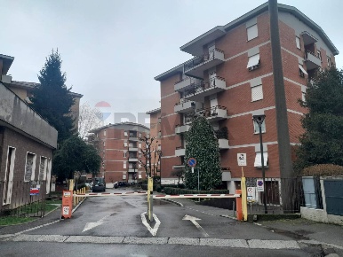 Foto Magazzino a Bergamo Valverde di 60 m² con 1 locali in vendita