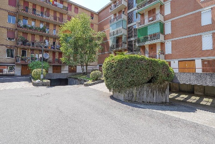 Foto Magazzino in via Vacha 17, Bergamo Valverde di 60 m² con 1 locali