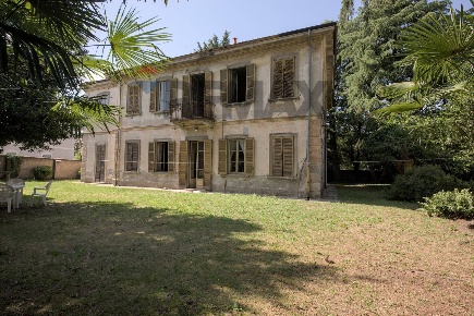 Foto Villa unifamiliare in Piazza San Lorenzo 8, Gorla Minore di 490 m²