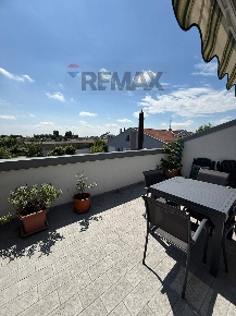 Foto Appartamento in via Piovese, Padova Centro di 146 m² con 6 locali