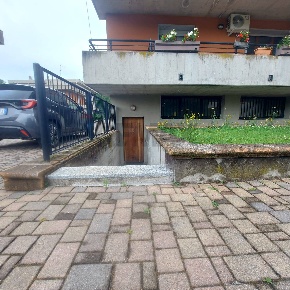 Foto Laboratorio in Via Fratelli De Grandi 21, Varese Bizzozzero di 360 m²