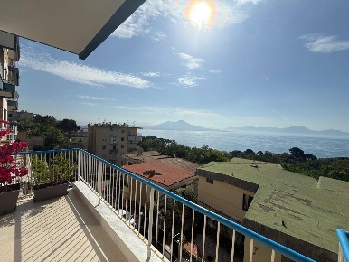 Foto Appartamento in Via Francesco Petrarca, Napoli di 160 m² con 4 locali