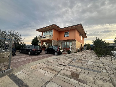 Foto Casa indipendente in CONTRADA COLLE MINCUCCIO, Cupello di 260 m²