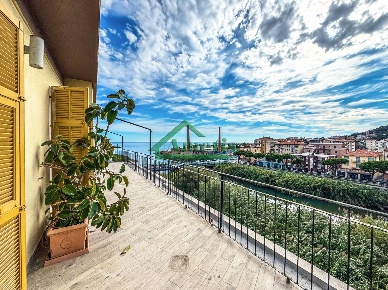 Foto Appartamento in Oneglia centro, Imperia Oneglia di 120 m² con 4 locali