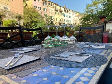 Foto Attività commerciale in Dolcedo, Dolcedo Centro di 110 m² con 3 locali