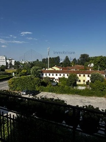 Foto Appartamento in via castellana, Treviso di 110 m² con 5 locali
