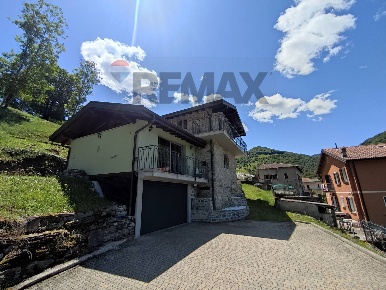 Foto Villa unifamiliare in via felice cavallotti, Schignano Occagno