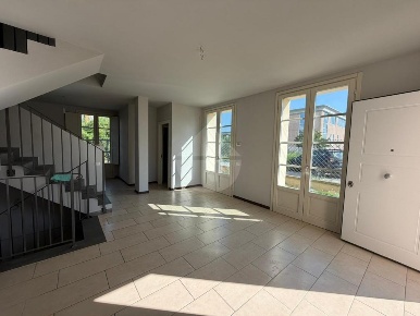 Foto Villa a schiera in Via Montalese, Pistoia di 140 m² con 5 locali