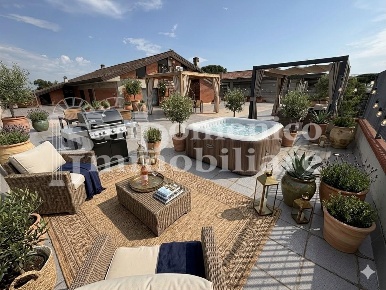 Foto Casa indipendente a Pisa Ospedaletto di 150 m² con 6 locali in vendita