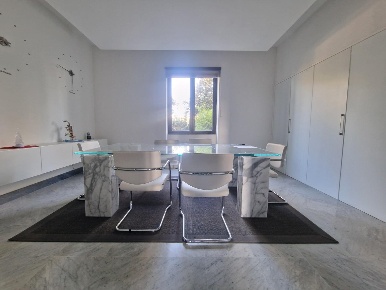 Foto Ufficio a Carrara Avenza di 100 m² con 4 locali in affitto