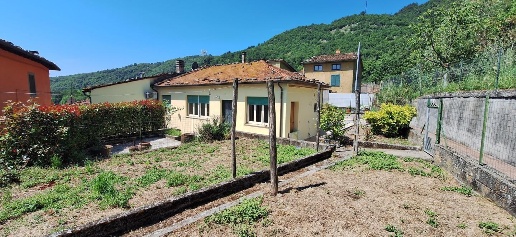Foto Casa indipendente a Borgo a Mozzano Cune di 125 m² con 4 locali