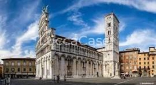 Foto Box a Lucca Piazza Napoleone - San Michele di 43 m² con 1 locali