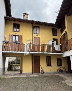 Foto Appartamento a Albino Centro di 140 m² con 5 locali in vendita