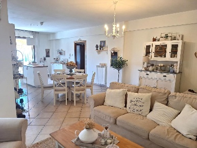 Foto Appartamento a Pescia Centro di 90 m² con 3 locali in vendita
