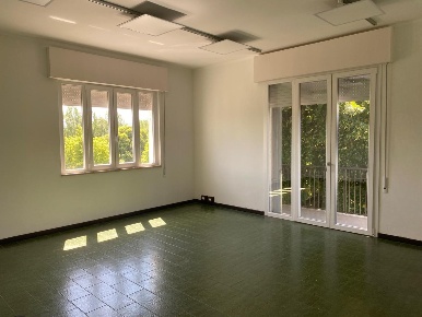Foto Ufficio a Lucca Pontetetto - Sorbano del Giudice di 300 m² in affitto