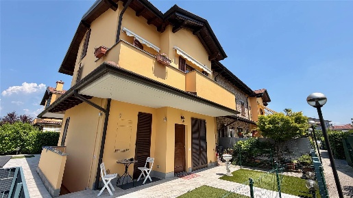 Foto Appartamento in VIA MONTE SAN MICHELE  18, Madone di 75 m² in vendita