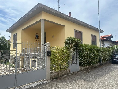 Foto Villa unifamiliare a Vigevano Cascame, San Giovanni di 106 m²