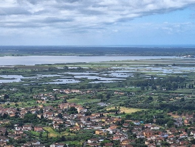 Foto Villa unifamiliare a Massarosa Pieve a Elici, Montigiano, Gualdo