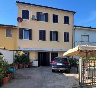 Foto Casa indipendente in via catalani, Porcari Centro di 180 m² in vendita