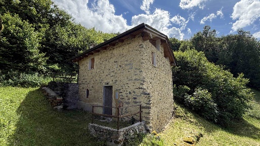 Foto Rustico a Caiolo di 75 m² con 5 locali in vendita
