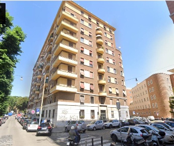 Foto Appartamento in Largo Giuseppe Morosini 2, Roma di 90 m² con 4 locali