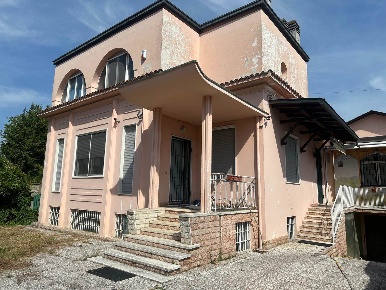 Foto Villa unifamiliare a Vigevano Cascame, San Giovanni di 267 m²