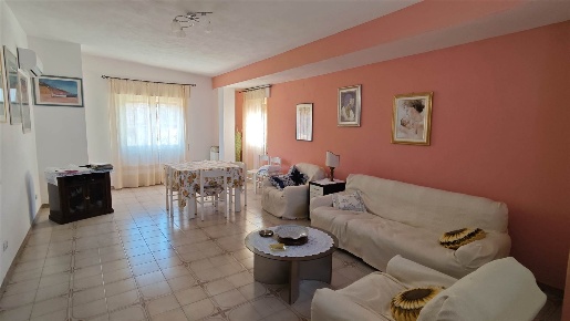 Foto Appartamento a Loceri di 103 m² con 4 locali in vendita