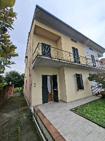 Foto Casa indipendente a Quarrata Vignole Olmi di 180 m² con 8 locali