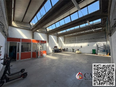Foto Capannone industriale a Inzago Centro di 250 m² con 1 locali
