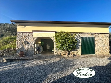Foto Casa indipendente a Castelnuovo Magra di 114 m² con 3 locali